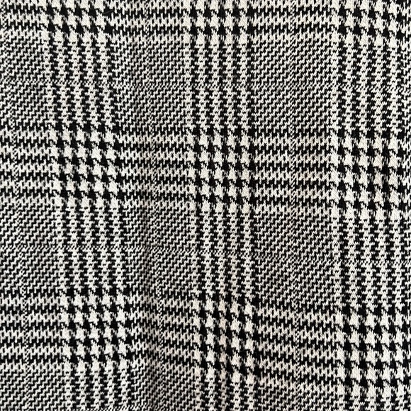 Mixed houndstooth print dress with ruffle bottom - Picture 2 of 3